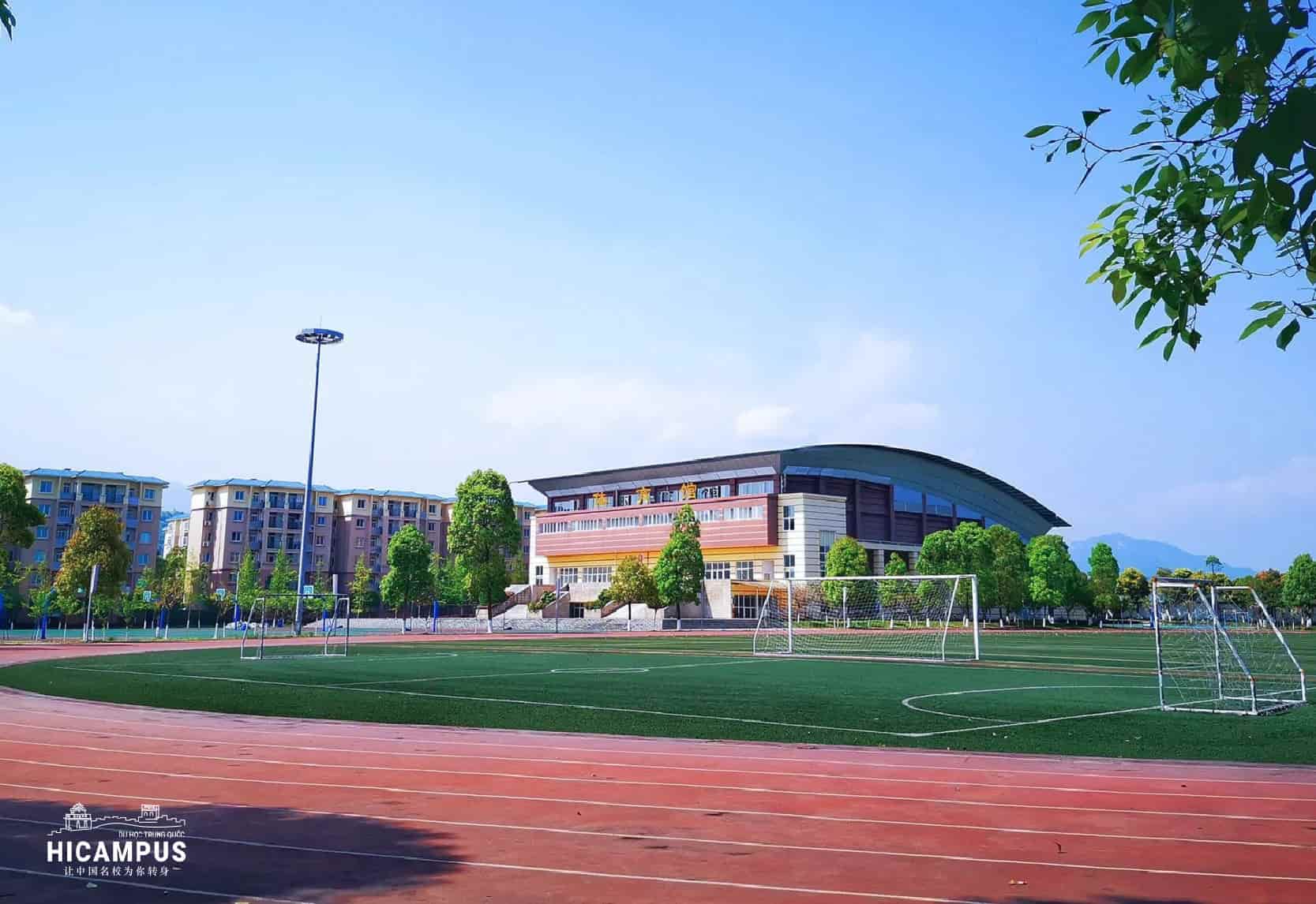 Dai Hoc Ngoai Ngu Tu Xuyen Hicampus.vn 